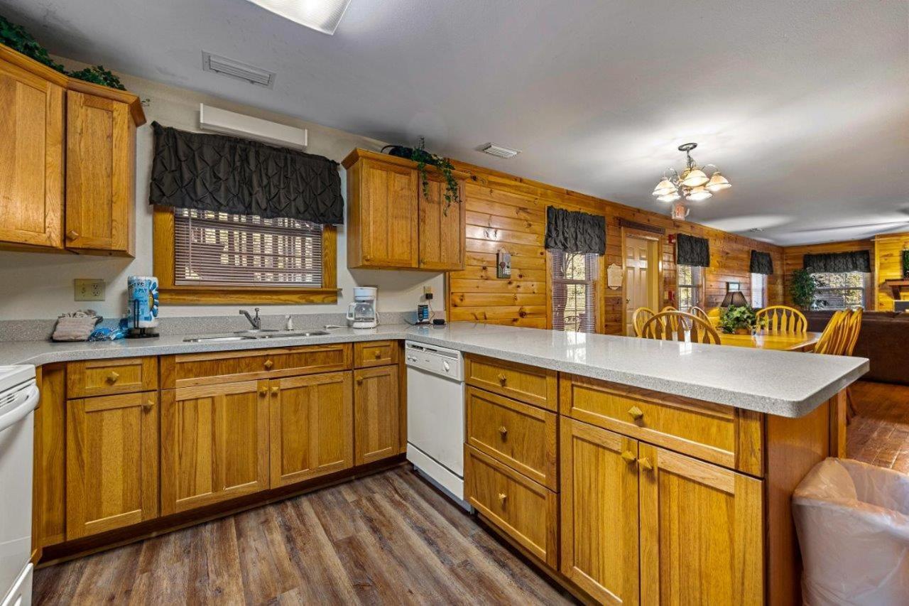 Apartment Poplar Point Unit 12c By Eden Crest *