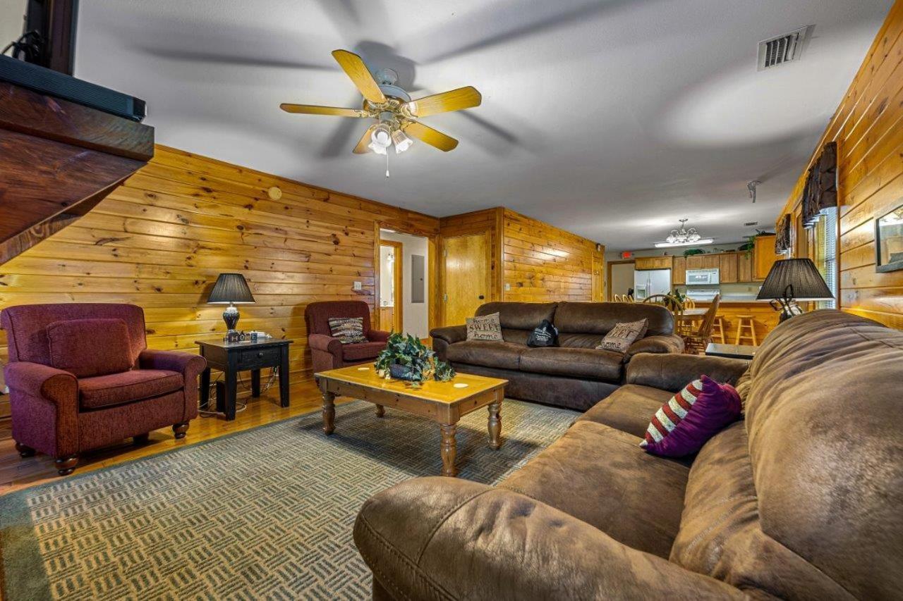 Apartment Poplar Point Unit 12c By Eden Crest