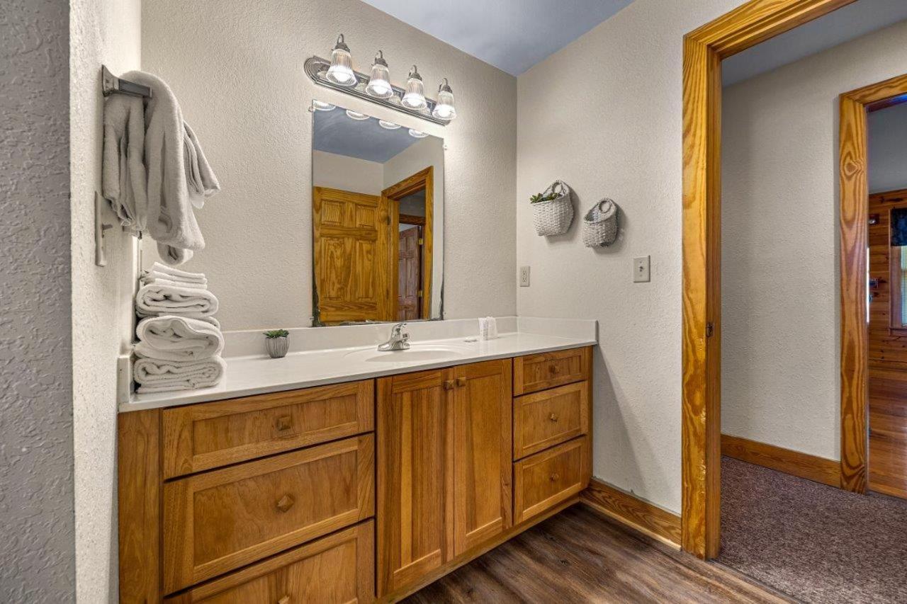 Poplar Point Unit 12c By Eden Crest Apartment