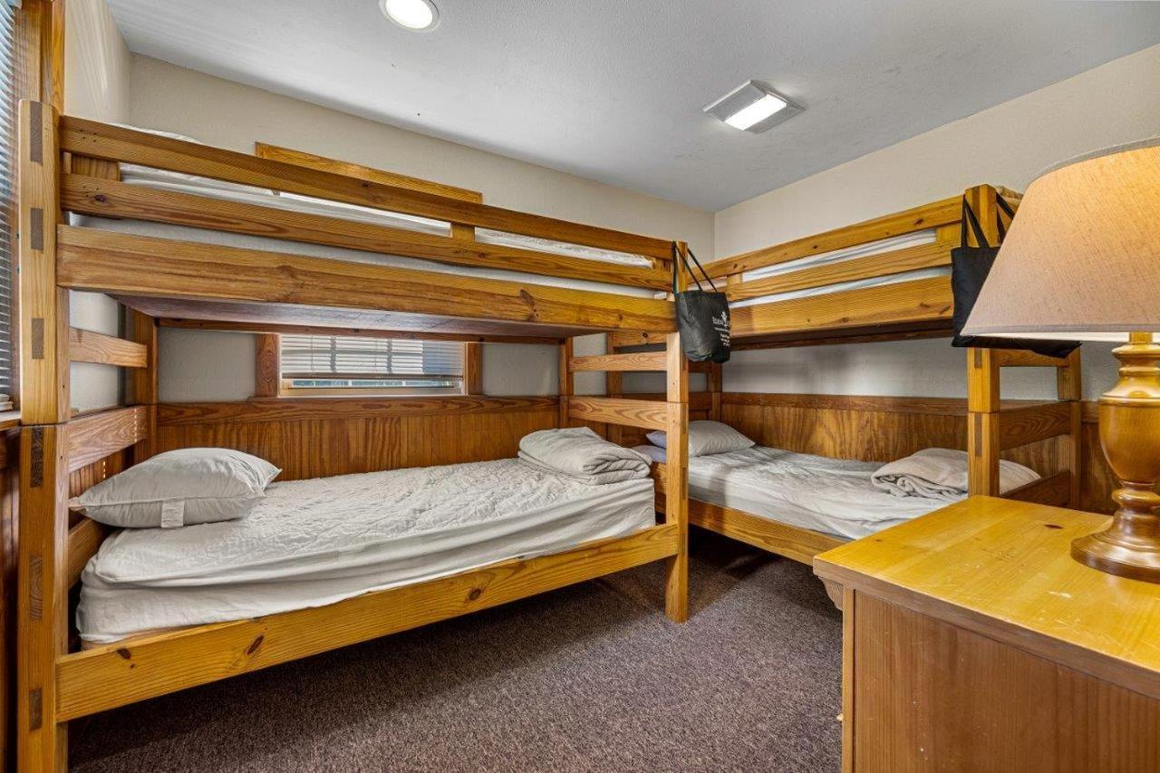 Apartment Poplar Point Unit 12c By Eden Crest